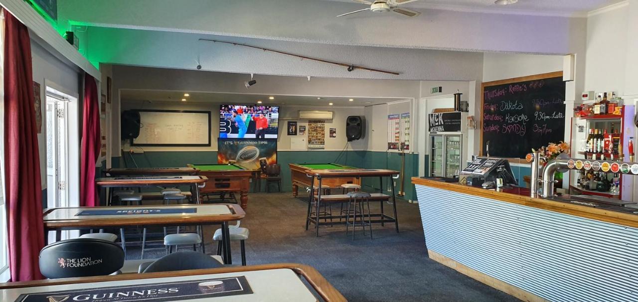 Hotel Motueka Backpackers, Loud Live Music Friday Saturday Nights מראה חיצוני תמונה